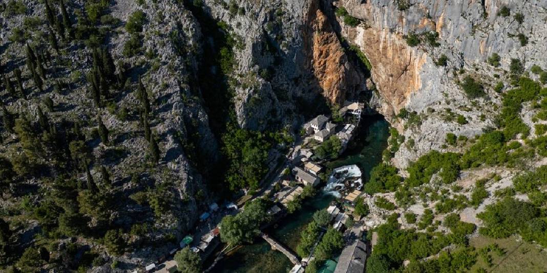 6 asırdır Anadolu’dan Balkanlar’a uzanıyor! Dik kayalıkların yamacında Blagaj Tekkesi 2